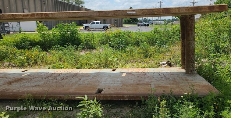 image for item MG9662 Trench box