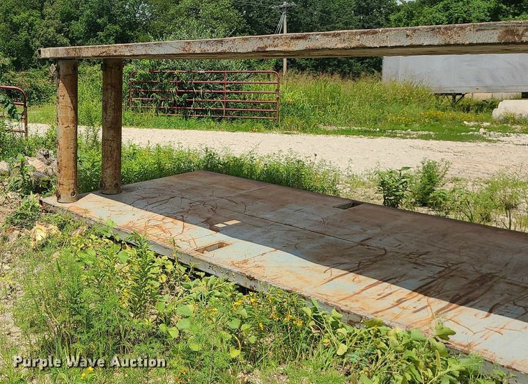 image for item MG9662 Trench box