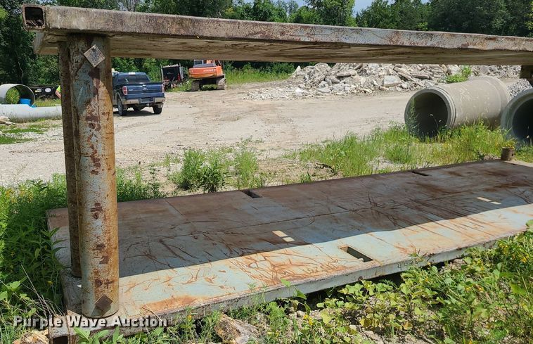 image for item MG9662 Trench box