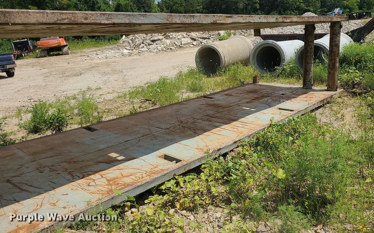 image for item MG9662 Trench box