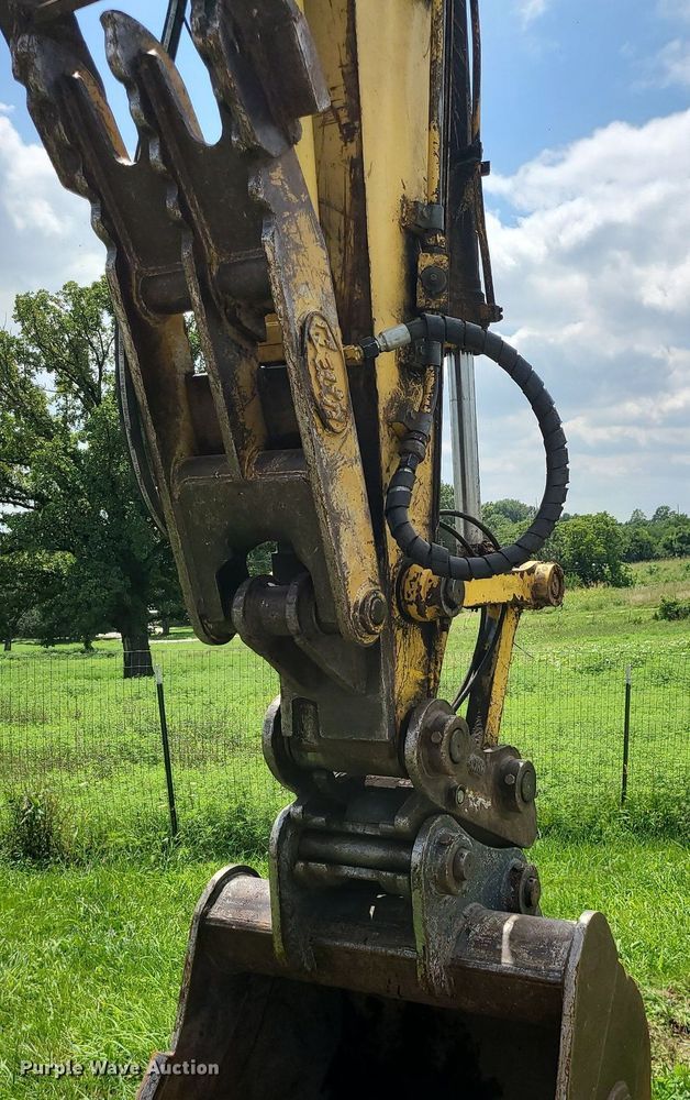 image for item MG9663 2004 Komatsu PC160LC-7KA  excavator