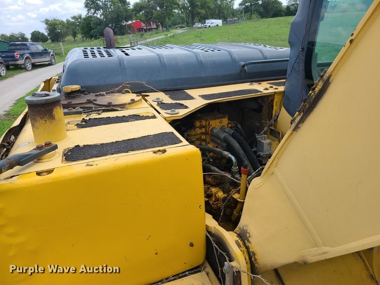 image for item MG9663 2004 Komatsu PC160LC-7KA  excavator