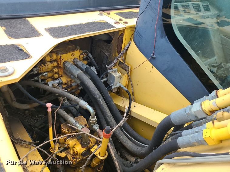 image for item MG9663 2004 Komatsu PC160LC-7KA  excavator