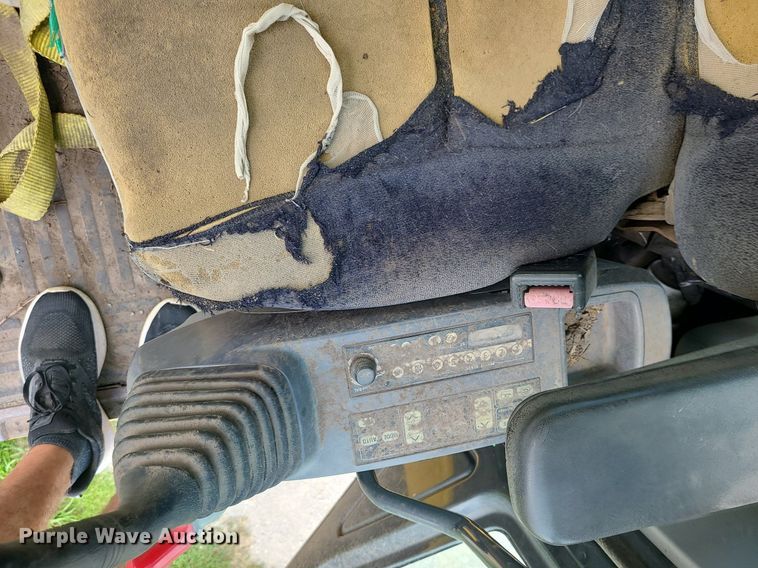 image for item MG9663 2004 Komatsu PC160LC-7KA  excavator