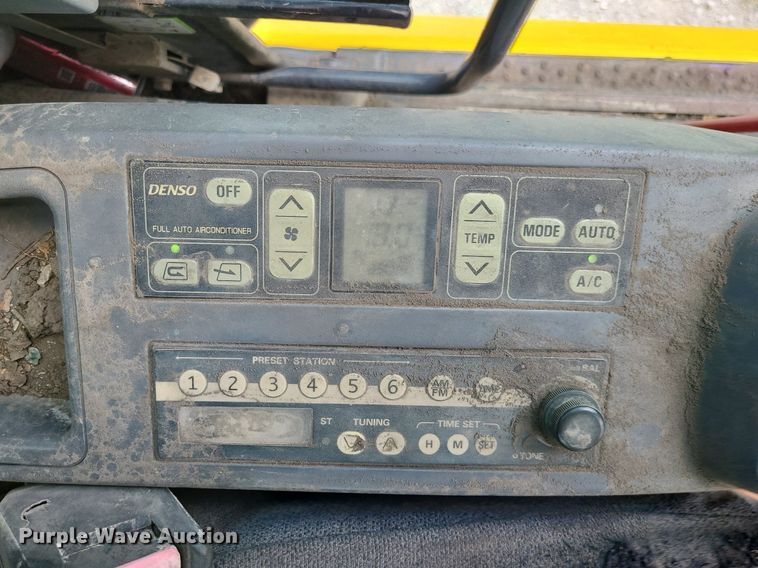 image for item MG9663 2004 Komatsu PC160LC-7KA  excavator