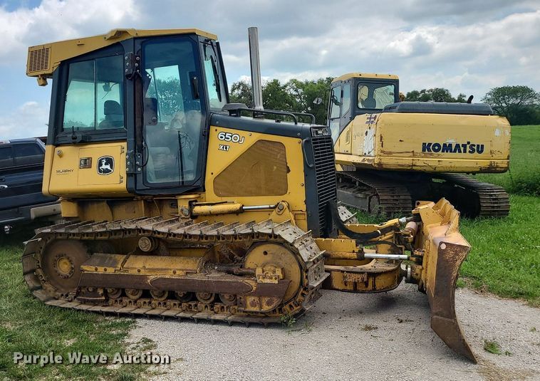 image for item MG9664 2006 John Deere 650J XLT  dozer