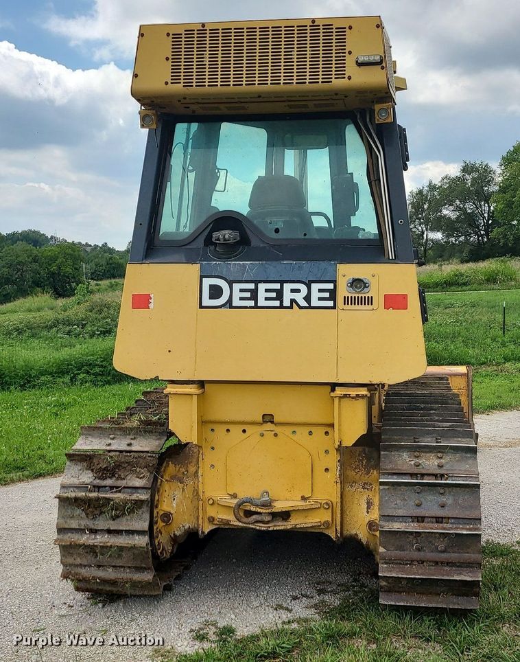 image for item MG9664 2006 John Deere 650J XLT  dozer