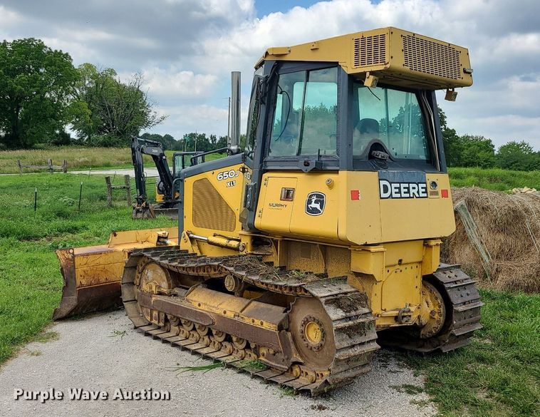 image for item MG9664 2006 John Deere 650J XLT  dozer