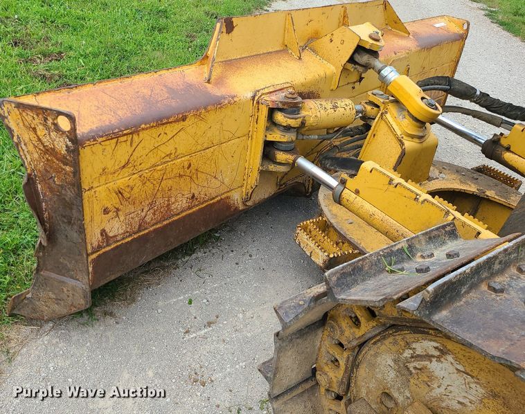 image for item MG9664 2006 John Deere 650J XLT  dozer