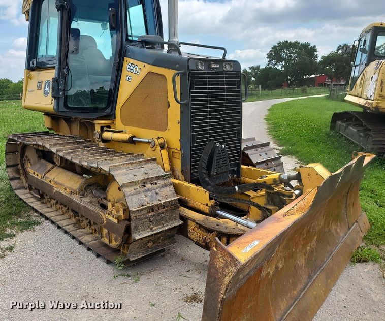 image for item MG9664 2006 John Deere 650J XLT  dozer