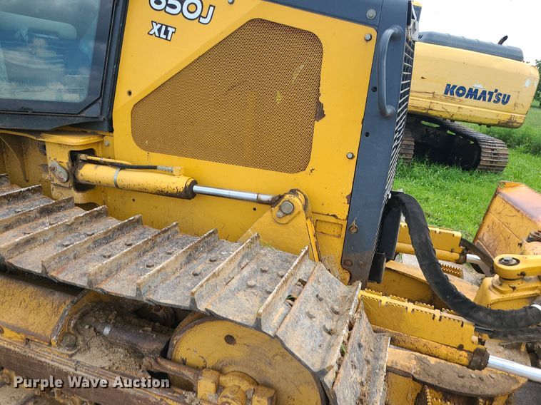 image for item MG9664 2006 John Deere 650J XLT  dozer