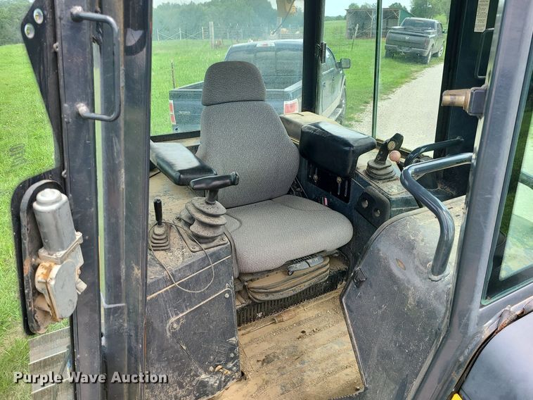 image for item MG9664 2006 John Deere 650J XLT  dozer
