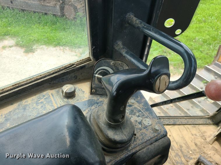 image for item MG9664 2006 John Deere 650J XLT  dozer