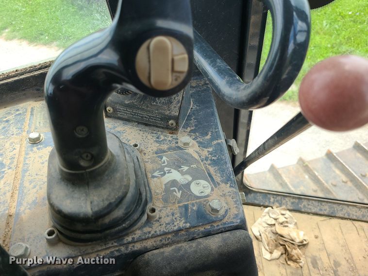 image for item MG9664 2006 John Deere 650J XLT  dozer