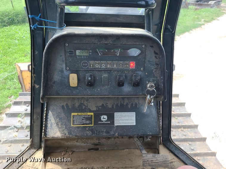 image for item MG9664 2006 John Deere 650J XLT  dozer