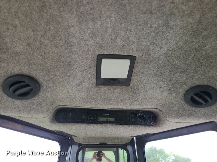 image for item MG9664 2006 John Deere 650J XLT  dozer