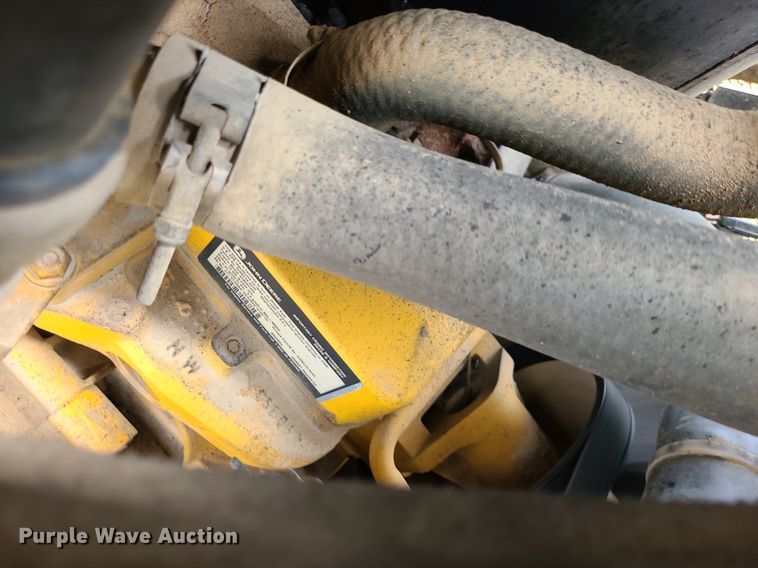 image for item MG9664 2006 John Deere 650J XLT  dozer