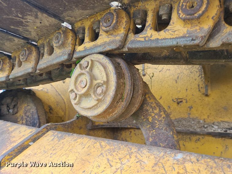 image for item MG9664 2006 John Deere 650J XLT  dozer