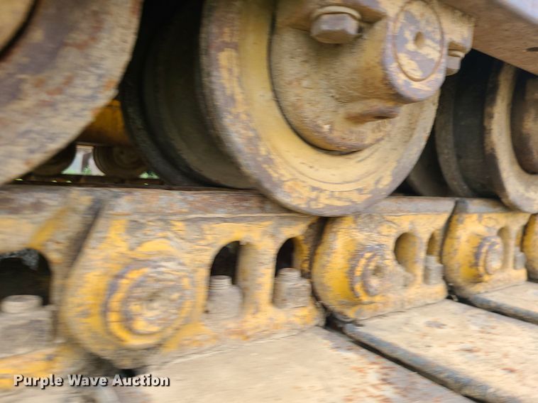 image for item MG9664 2006 John Deere 650J XLT  dozer