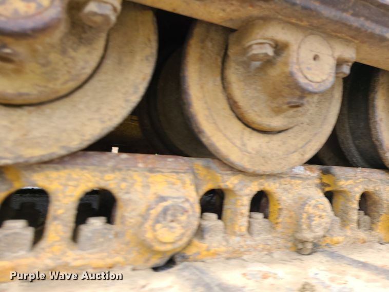 image for item MG9664 2006 John Deere 650J XLT  dozer