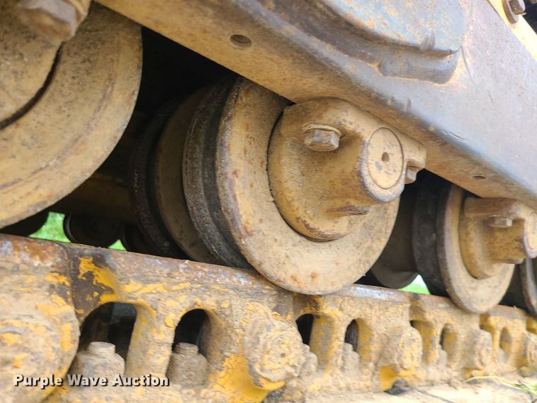 image for item MG9664 2006 John Deere 650J XLT  dozer