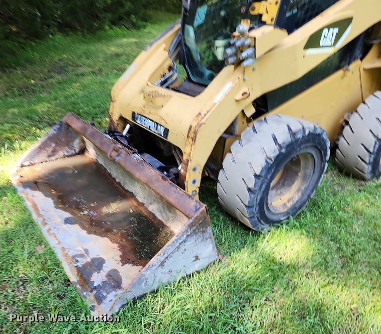 image for item MG9668 2008 Caterpillar 272C  skid steer loader