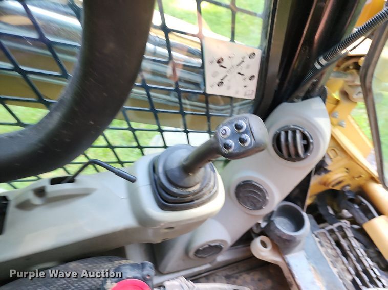 image for item MG9668 2008 Caterpillar 272C  skid steer loader