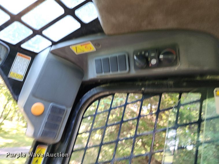 image for item MG9668 2008 Caterpillar 272C  skid steer loader