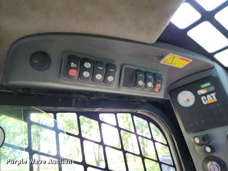 image for item MG9668 2008 Caterpillar 272C  skid steer loader