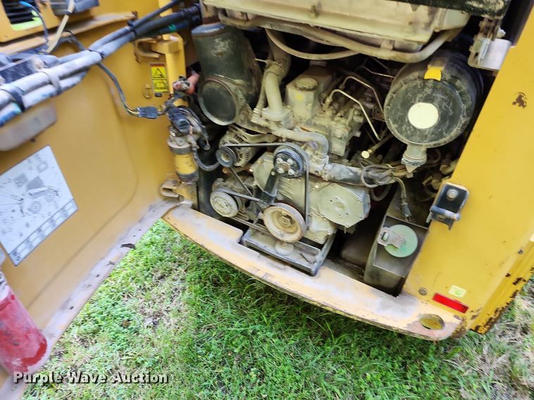 image for item MG9668 2008 Caterpillar 272C  skid steer loader