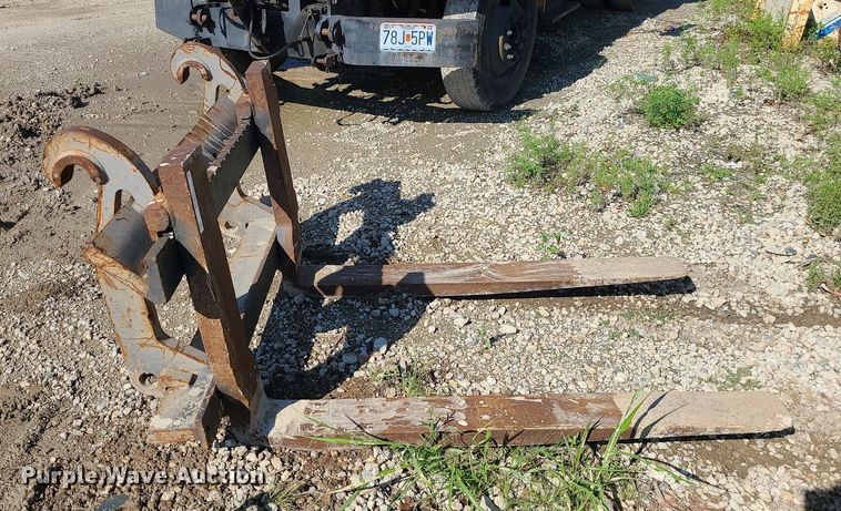 image for item MG9697 Loader forks