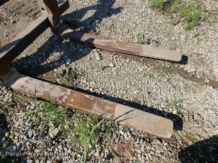 image for item MG9697 Loader forks