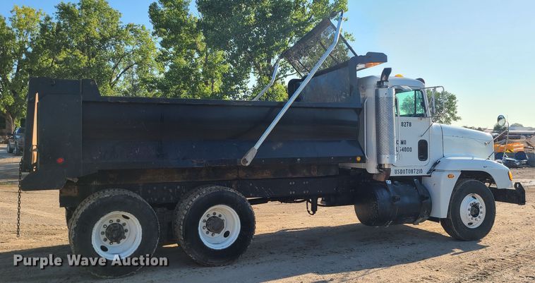 image for item MG9698 2000 Freightliner M915A4 Glider  dump truck