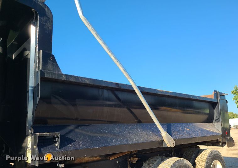 image for item MG9698 2000 Freightliner M915A4 Glider  dump truck