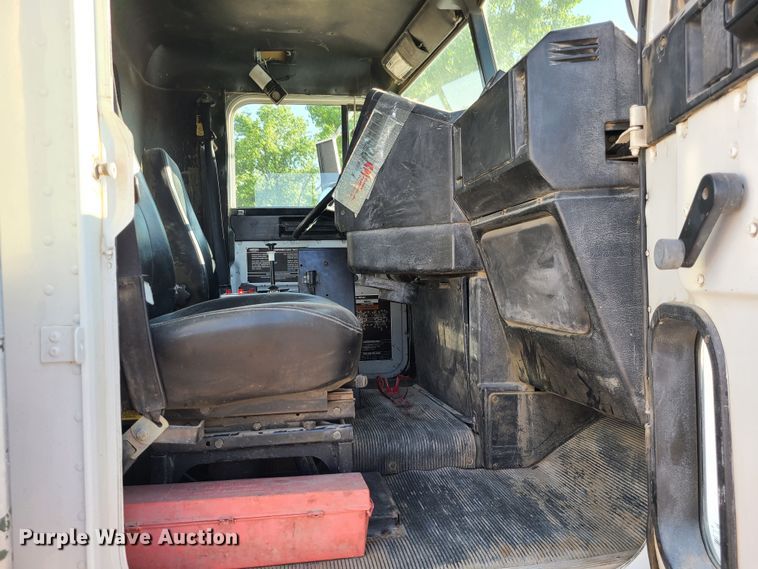 image for item MG9698 2000 Freightliner M915A4 Glider  dump truck