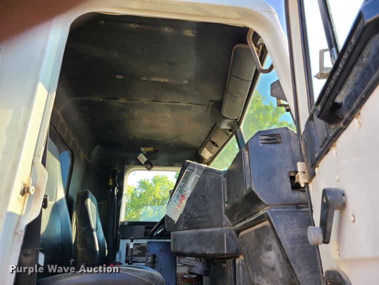 image for item MG9698 2000 Freightliner M915A4 Glider  dump truck