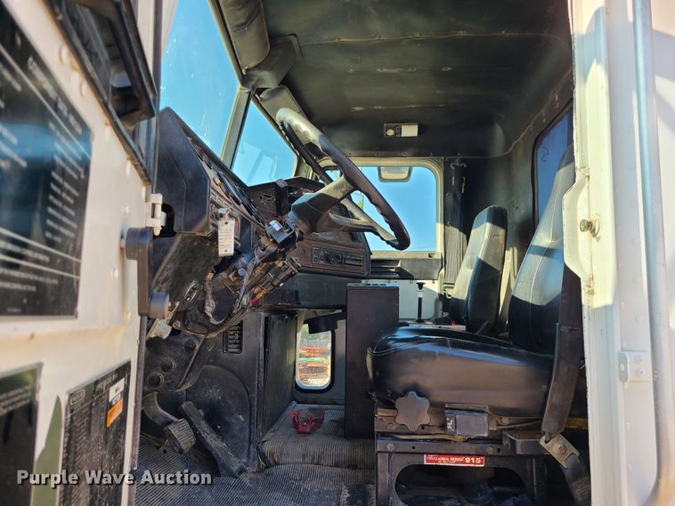 image for item MG9698 2000 Freightliner M915A4 Glider  dump truck