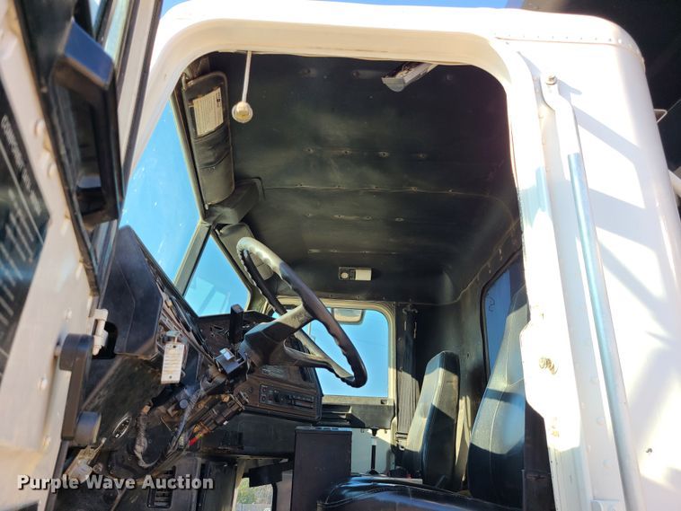 image for item MG9698 2000 Freightliner M915A4 Glider  dump truck