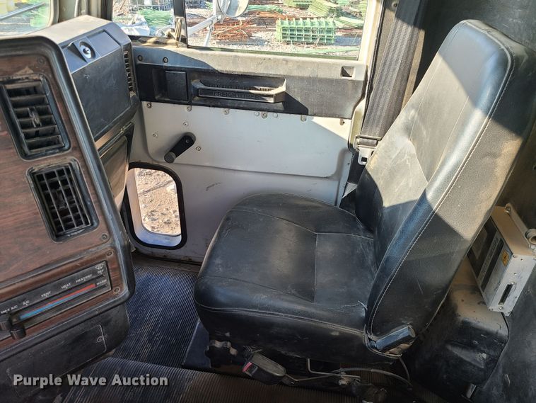 image for item MG9698 2000 Freightliner M915A4 Glider  dump truck