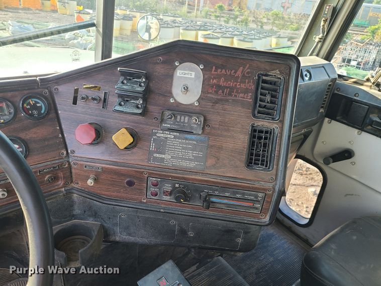 image for item MG9698 2000 Freightliner M915A4 Glider  dump truck