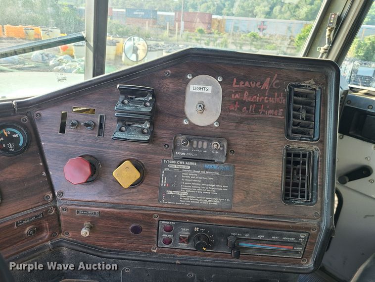 image for item MG9698 2000 Freightliner M915A4 Glider  dump truck