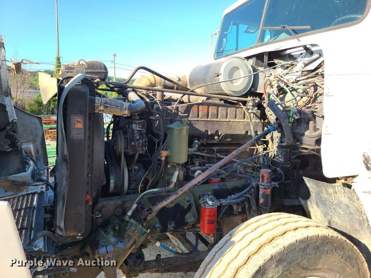 image for item MG9698 2000 Freightliner M915A4 Glider  dump truck