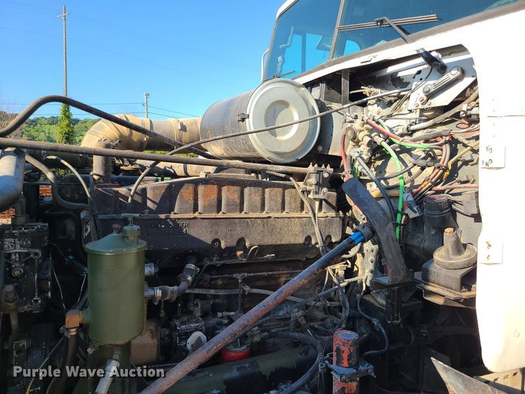 image for item MG9698 2000 Freightliner M915A4 Glider  dump truck