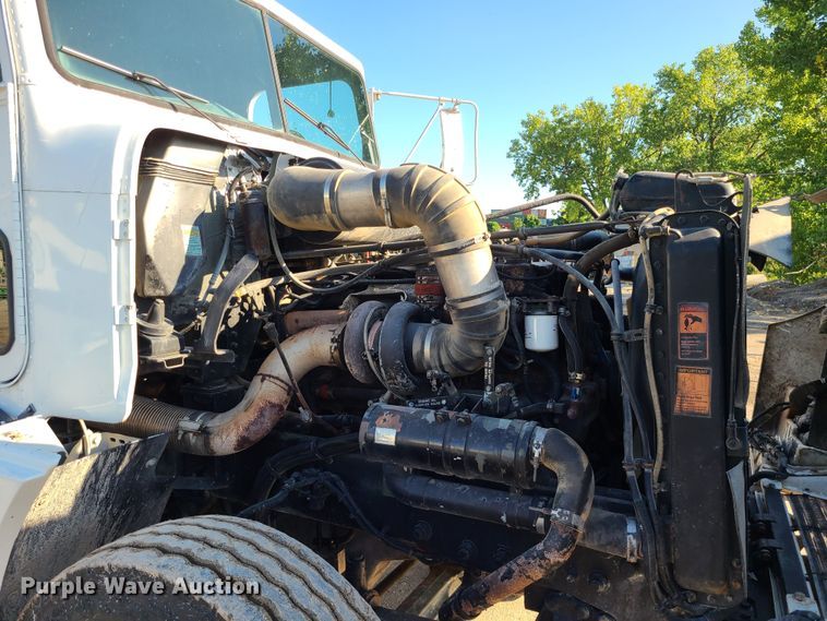 image for item MG9698 2000 Freightliner M915A4 Glider  dump truck