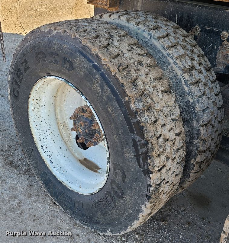 image for item MG9698 2000 Freightliner M915A4 Glider  dump truck