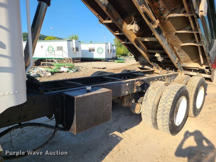 image for item MG9698 2000 Freightliner M915A4 Glider  dump truck