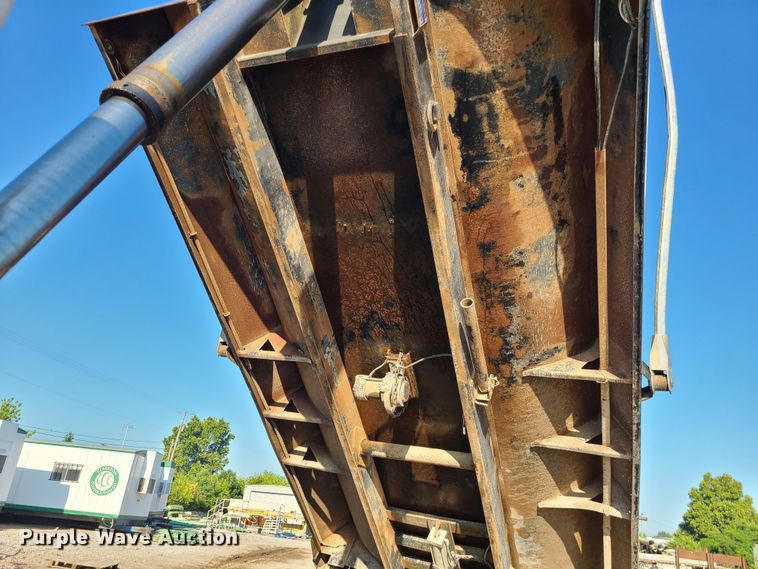 image for item MG9698 2000 Freightliner M915A4 Glider  dump truck