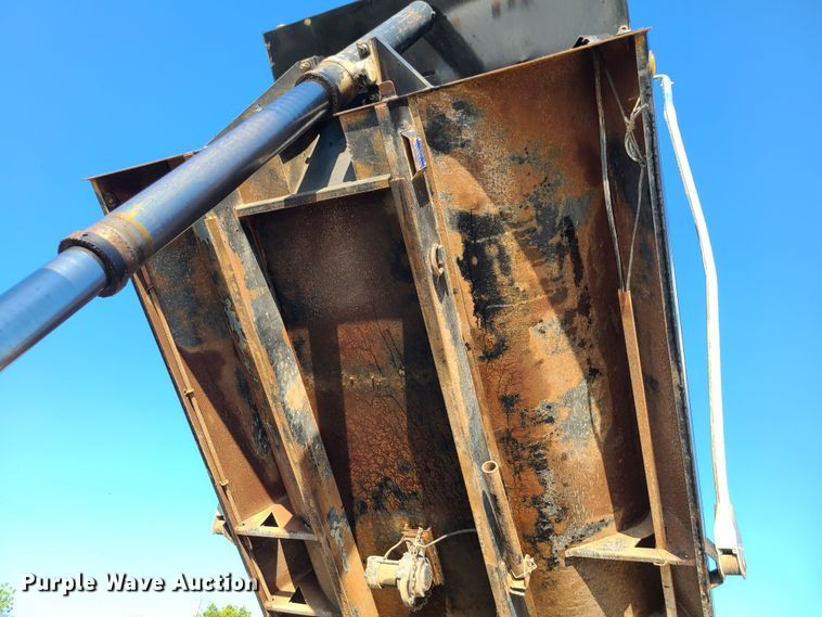 image for item MG9698 2000 Freightliner M915A4 Glider  dump truck