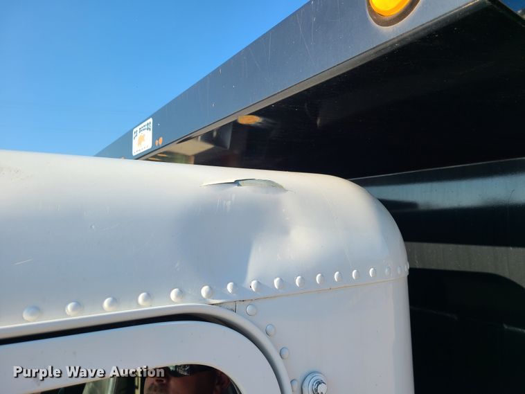 image for item MG9698 2000 Freightliner M915A4 Glider  dump truck