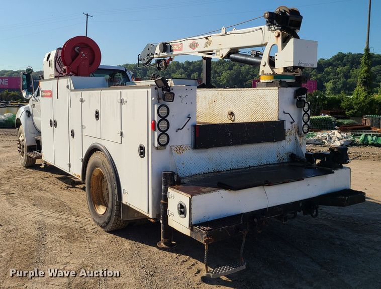 image for item MG9699 2007 Ford F750 Super Duty  utility / service truck